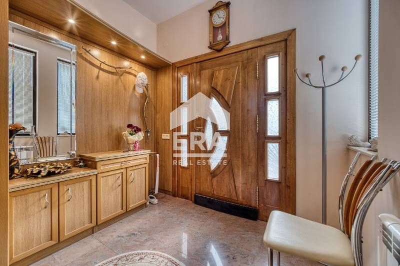 Продава се Къща в Варна, Бриз - 329 кв.м за 1535 €/кв.м - Снимка #6