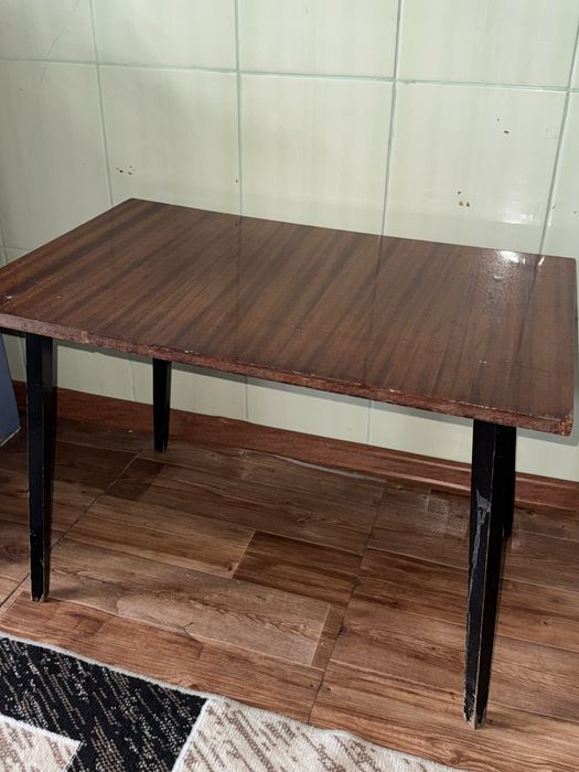 Столик в гостинну