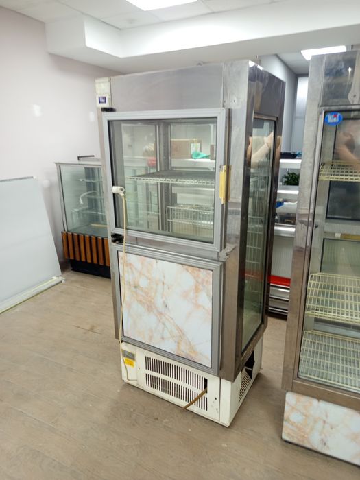 Холодильник срочно продам