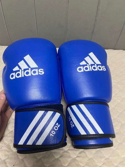 Боксерские перчатки новые кожаные