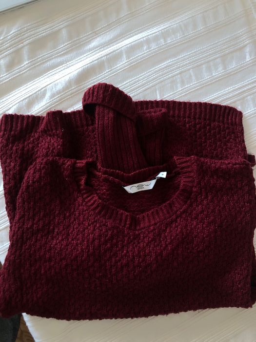 пуловер в цвят бордо