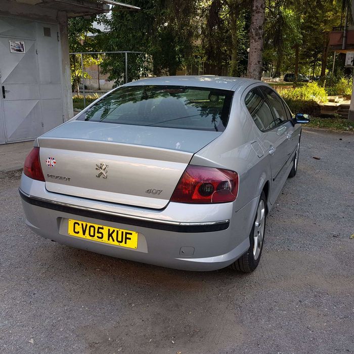Автомобил Пежо 407