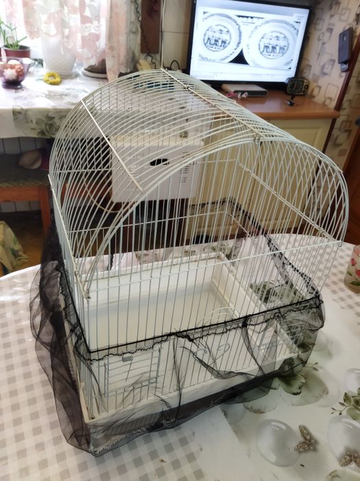 Продам клетку для мелких птиц