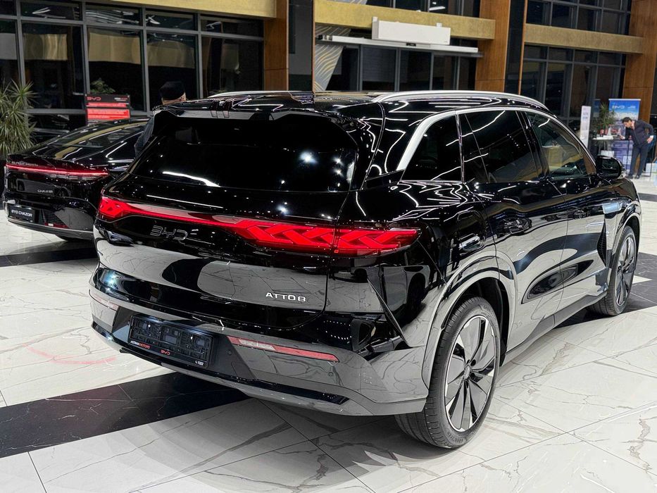 BYD Tang L  ATTO 8