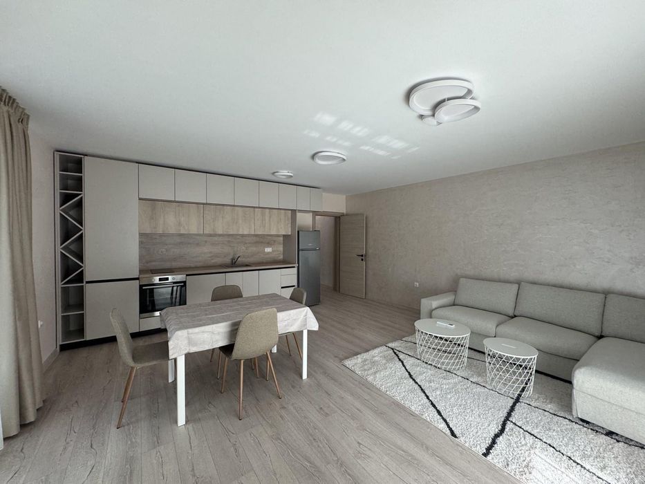 Дава се под наем Тристаен апартамент в Пловдив, Кършияка - 130 кв.м за 765 € - Снимка #1