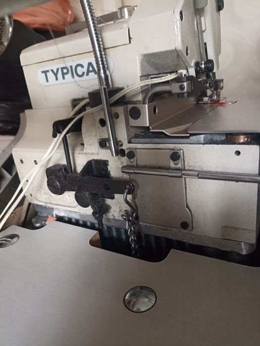 Продам оверлок 5 ниток