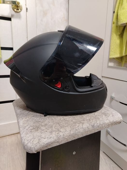 Продам шлем на мотоцикл