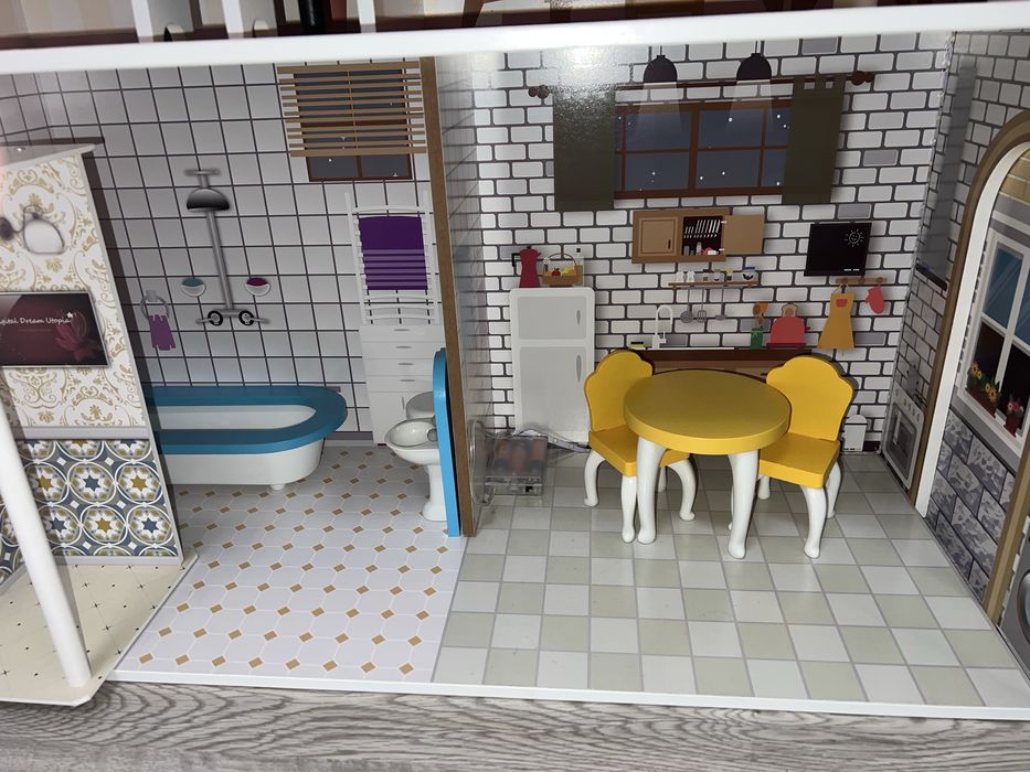 Vând căsuță din lemn pentru păpuși