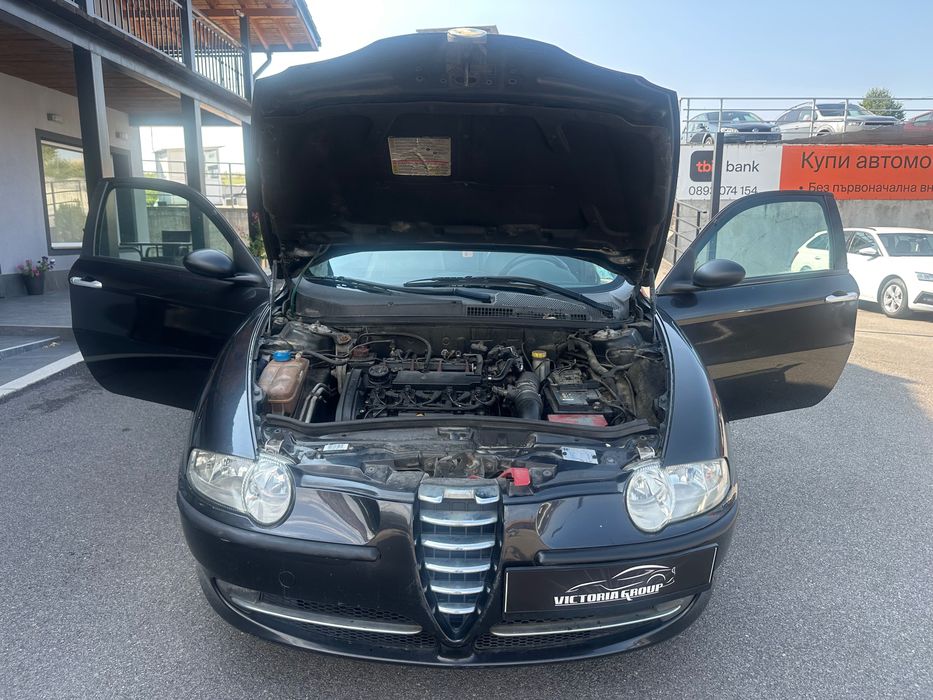 Alfa Romeo 147.  1.6 2003 На Части