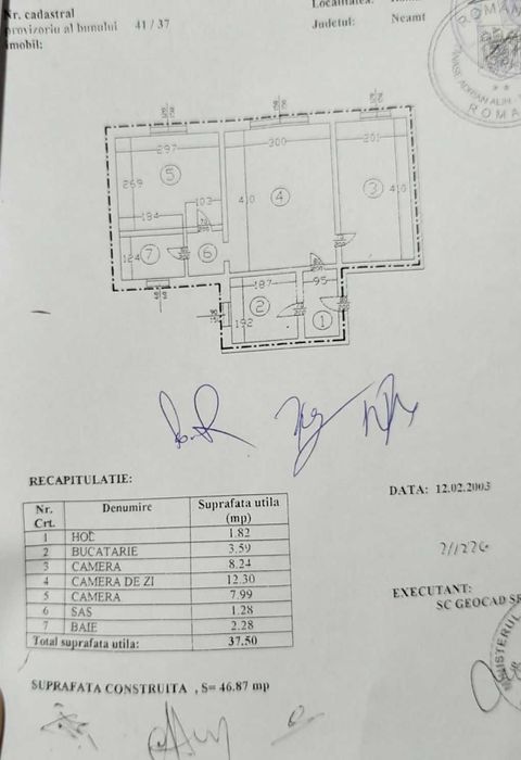 Vand apartament cu 3 camere semidecomandat