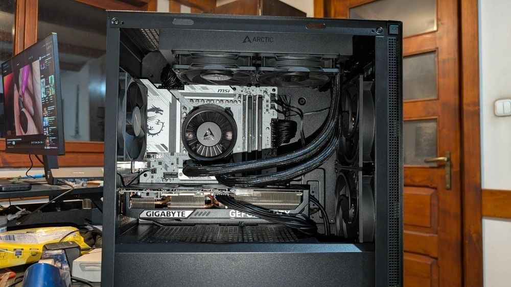 Cooler CPU AIO ARCTIC Liquid Freezer III Pro 240