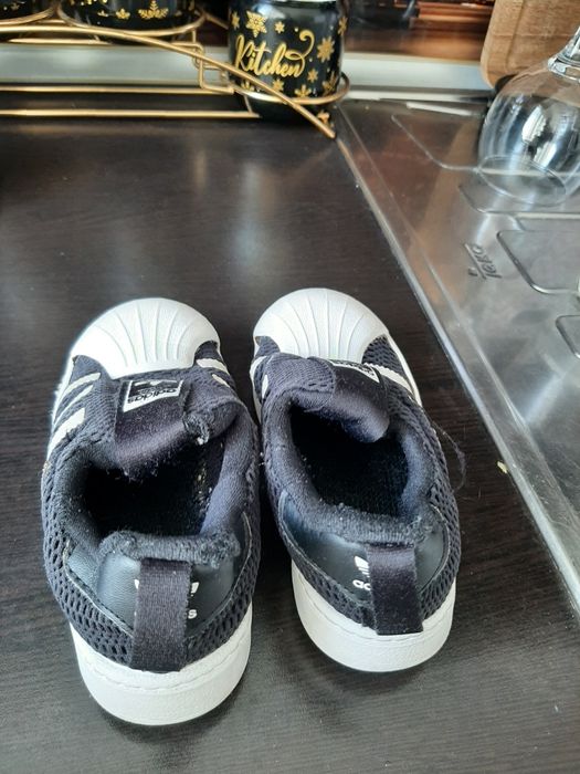 Гуменки на adidas 25 номер 15 лв.