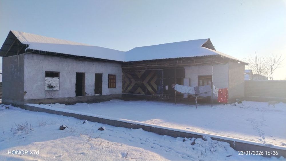 5 хонали уй сотилади