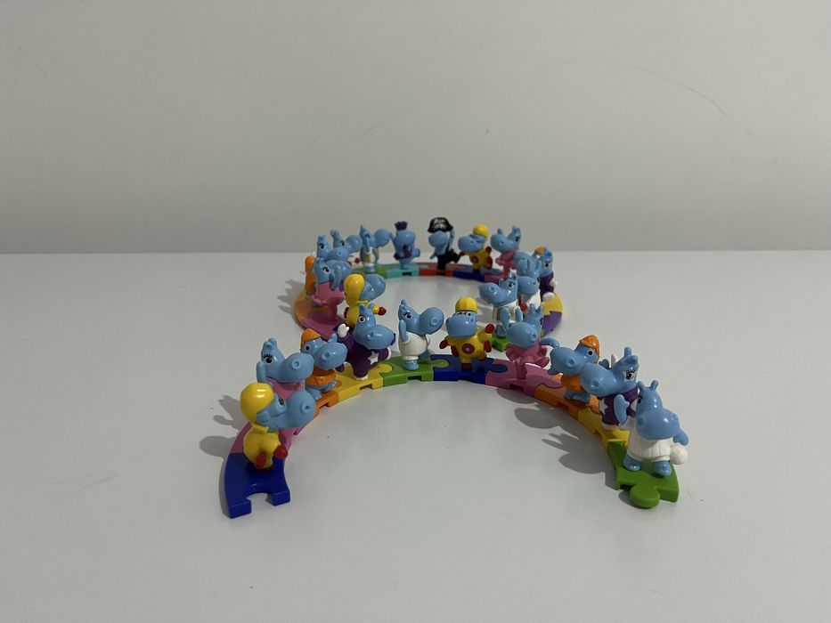 Продам игрушки киндер сюрприза