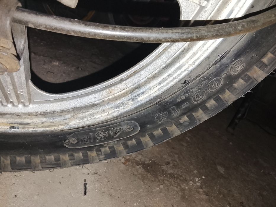 Продам мото покрышку