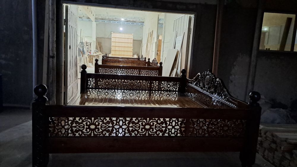 Тапчан, Крават, Сурилар Бухоро шахарда