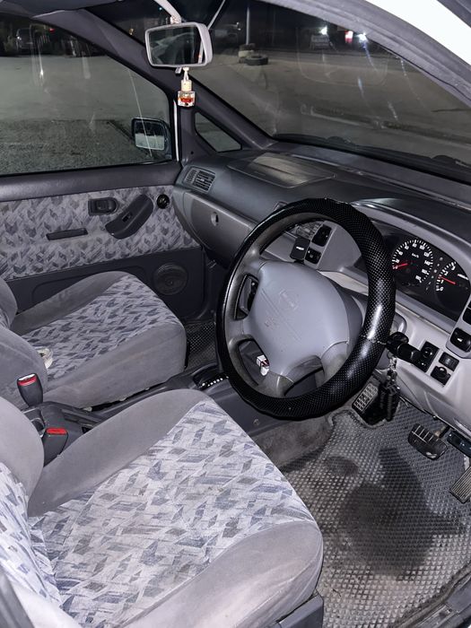 Nissan Praire Joy
