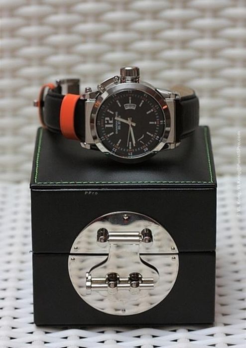 Часовник с компас - SHANGHAI TANG