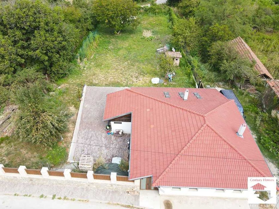 116278 Прекрасно реновирана и обзаведена къща в с. Къпиново, на 20 мин. от Велико Търново