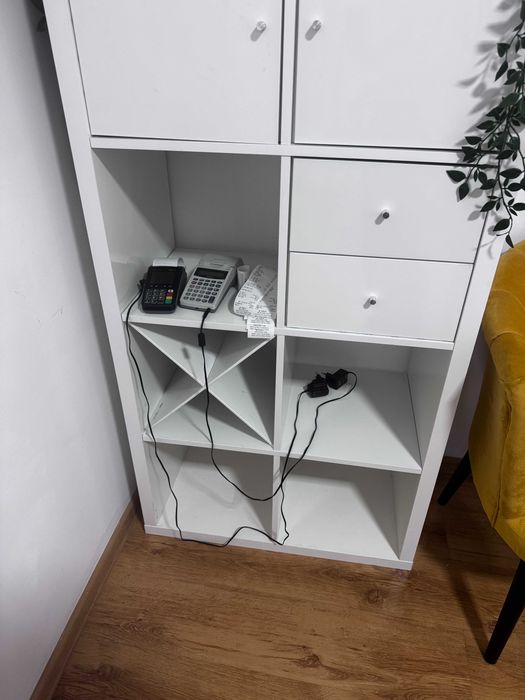 Raft IKEA alb. Stare bună, doar ridicare personală