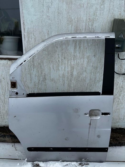 Продам двери на Мерседес Вито