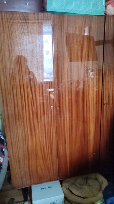 Шкаф вещевой трехдверный