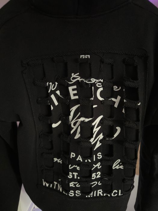 Givenchy черно худи размер S
