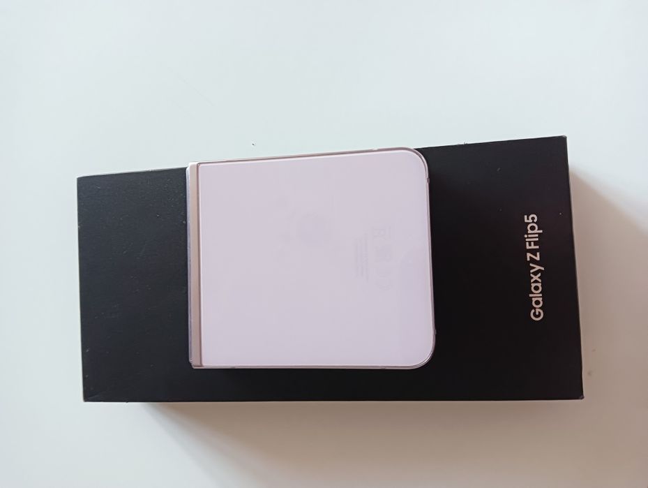 Продавам Galaxy Z Flip5