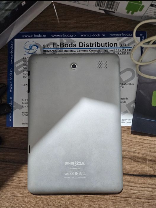 Tableta E-Boda Revo R80