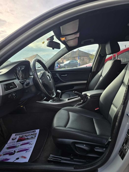 BMW 320d/Piele si plafon negre/Navigatie/Comenzi volan/Senzori parcare