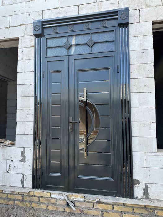 Temir eshik yangi zamonavi qalin metaldan
