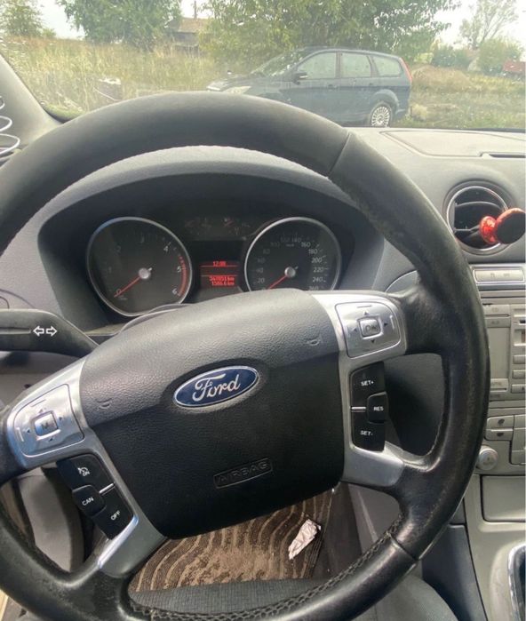 Ford S Max.