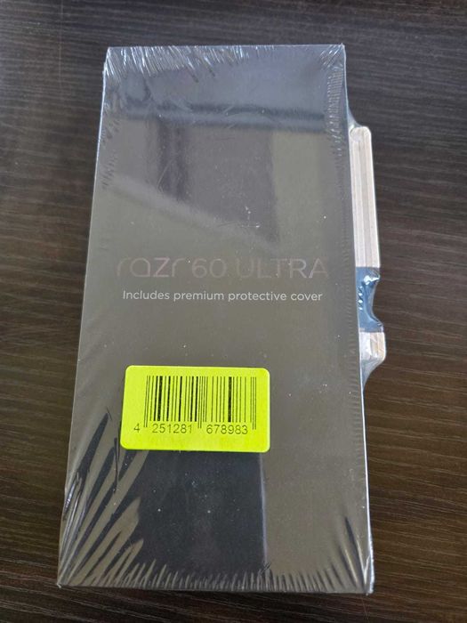 Telefon Motorola Razr 60 Ultra - NOU, SIGILAT