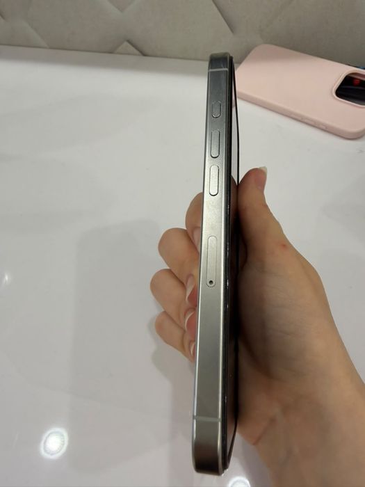 Продам iPhone 16pro