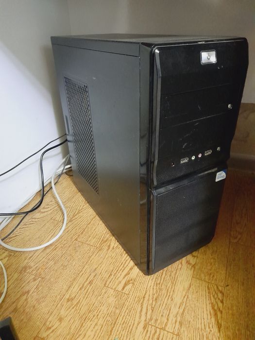 Компьютер стационарный.