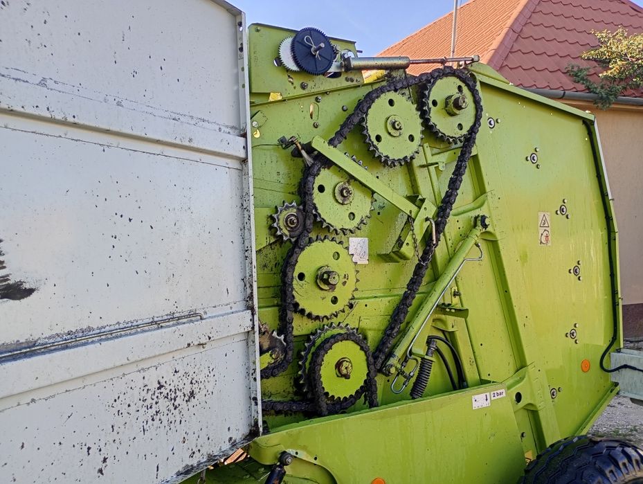 Presa baloți rotunzi Claas Rollant 46 Krone plasa