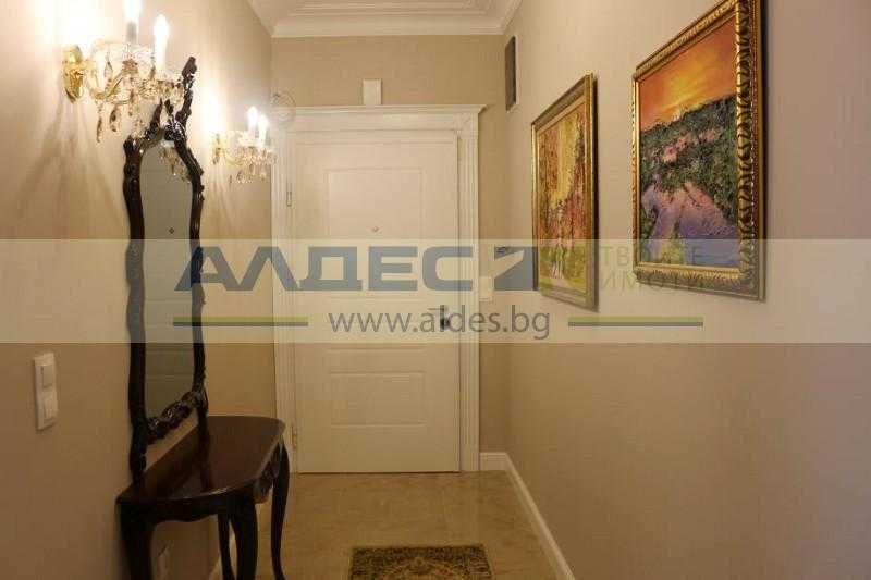 Дава се под наем Тристаен апартамент в София, Център - 150 кв.м за 2100 € - Снимка #9