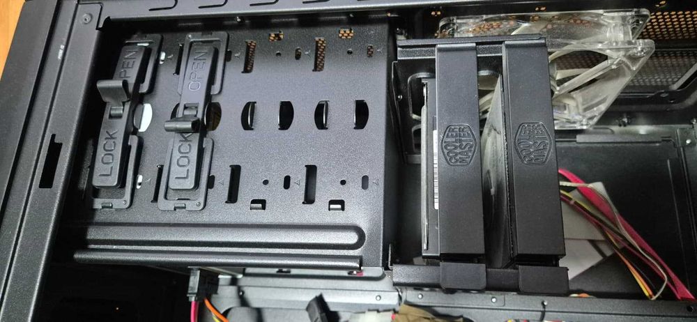 Carcasa Cooler Master Pro CM 690 II - Cost Ambalare Inclus