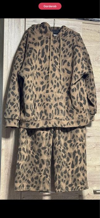 Женский костюм леопардовый
