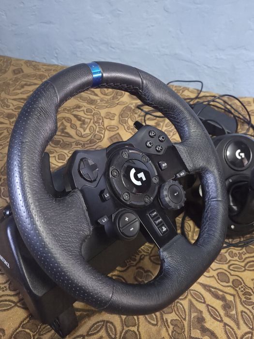 Игровой руль Logitech G923