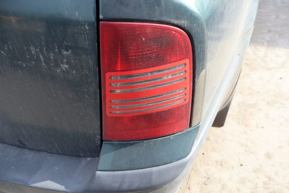 Lampa / Tripla stop dreapta pe aripa Skoda Octavia 2002