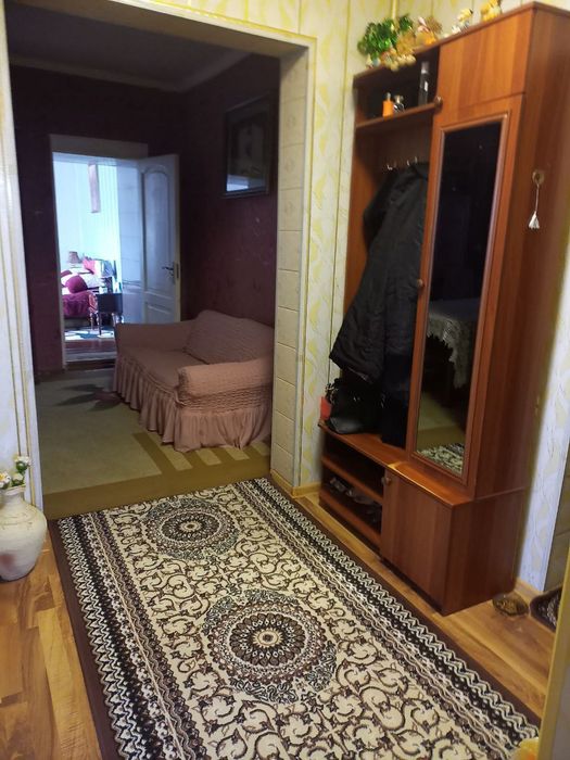 3 комнатная квартира 4 этаже в центре г.Карши