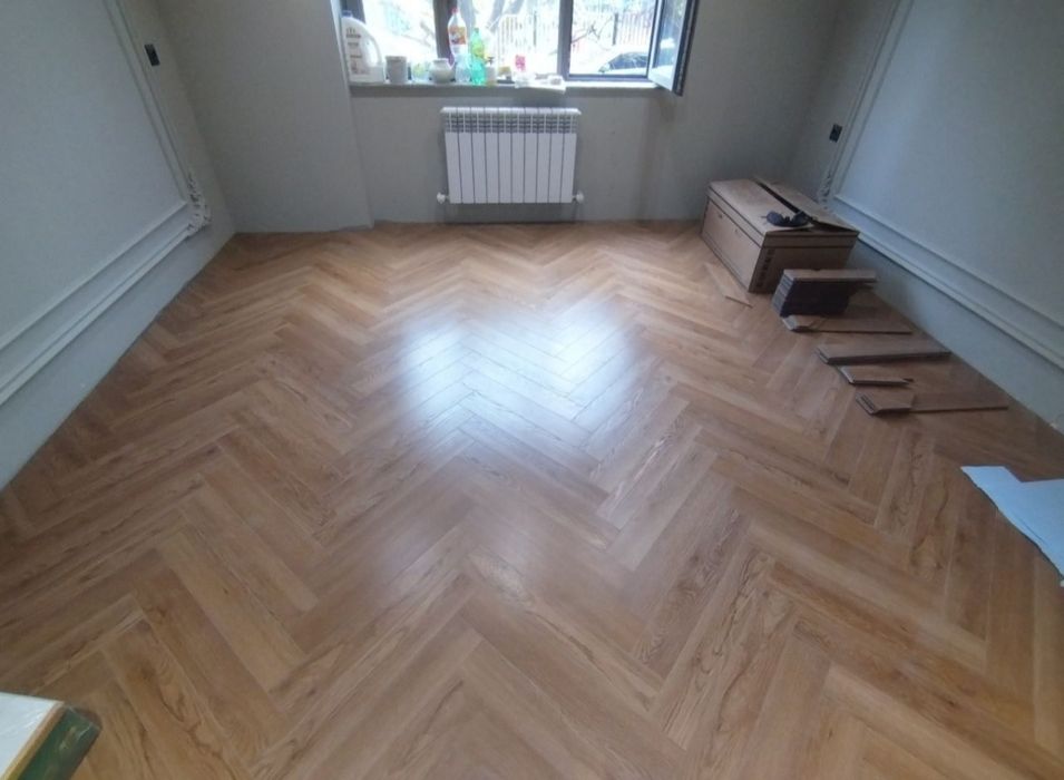 Укладка ламината, наливной пол