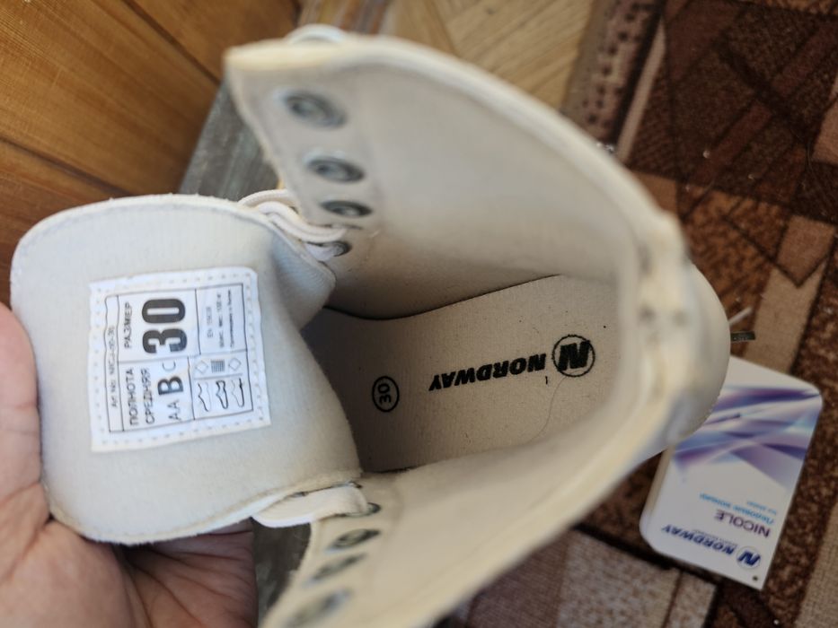 Продам коньки детские