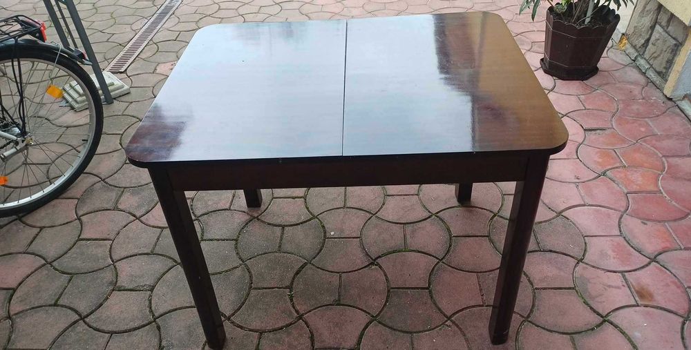 Vand 4 scaune pentru sufragerie