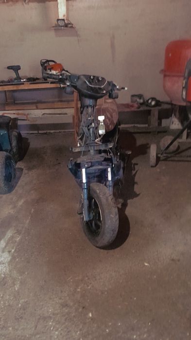 Vând atv 125 4t și scuter yamaha mbk 49 2t