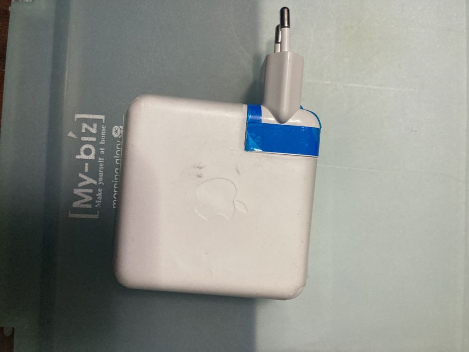 Macbooklar uchun 65w zaryadnik