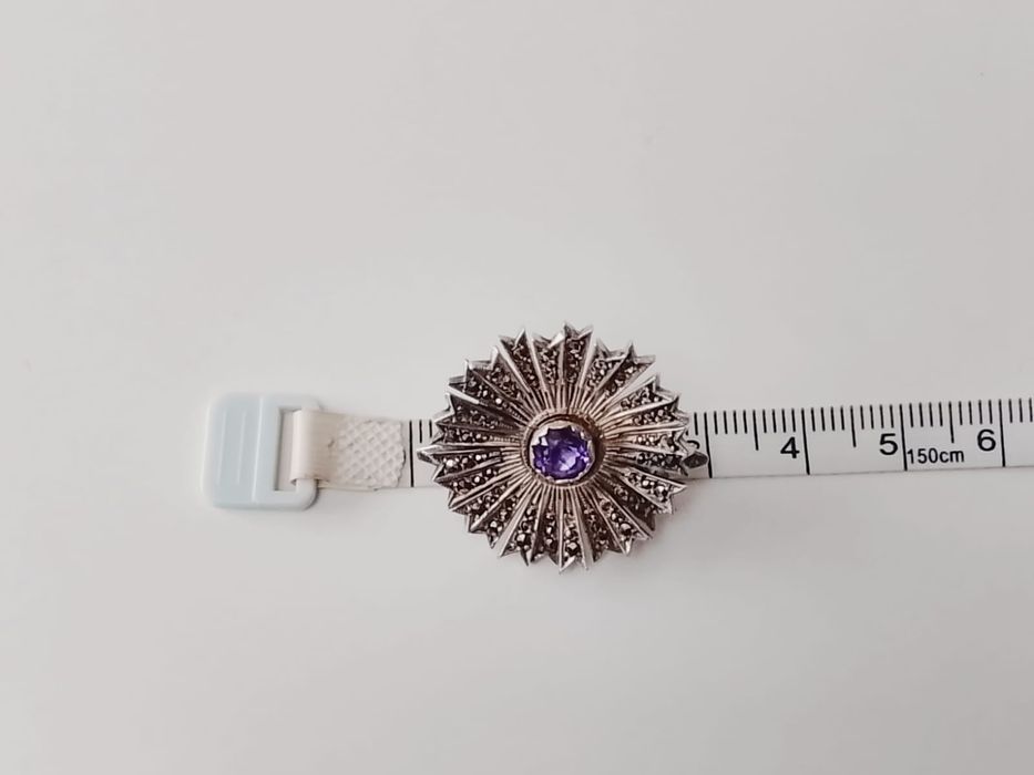 Brose veche din argint, in forma de floare, ametist, STERLING