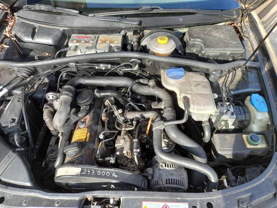 Dezmembrez sau vând