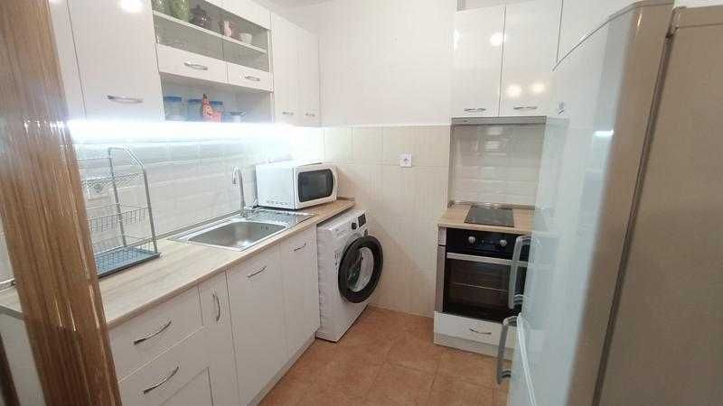 Дава се под наем Двустаен апартамент в Бургас, Лазур - 53 кв.м за 225 € - Снимка #2